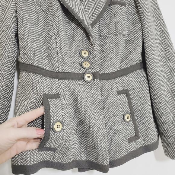 Tulle | Wool Blend Herringbone Pattern Contrast Trim Blazer - Picture 4 of 8